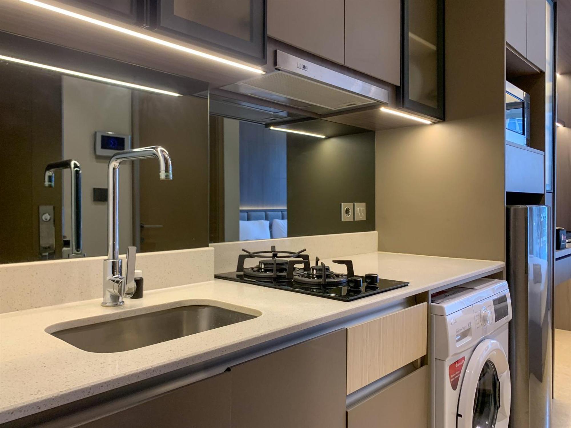 Warm And Modern Look At Gold Coast By Travelio Apartment